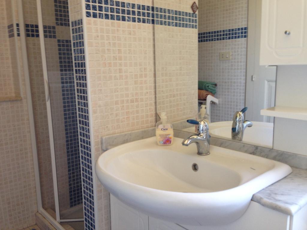 B&B Mar Tirreno Barcellona-Pozzo di Gotto Phòng bức ảnh